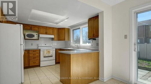 1626 Blohm Drive, Ottawa, ON - Indoor Photo Showing Kitchen