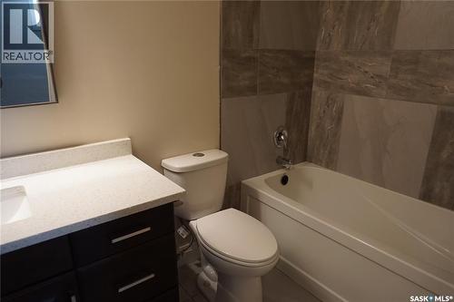 319 Roy Crescent, Saskatoon, SK - Indoor Photo Showing Bathroom
