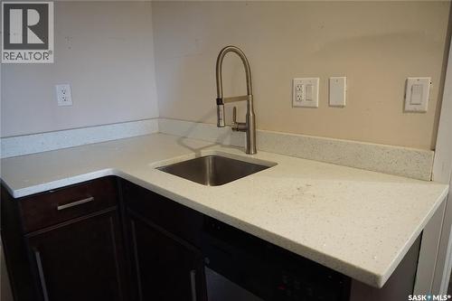 319 Roy Crescent, Saskatoon, SK - Indoor Photo Showing Kitchen