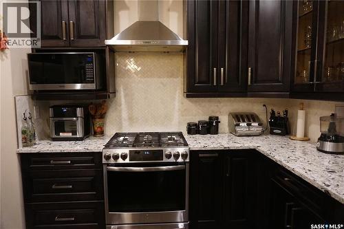 319 Roy Crescent, Saskatoon, SK - Indoor Photo Showing Kitchen