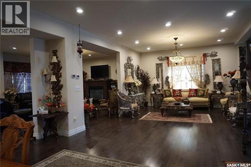 319 Roy Crescent, Saskatoon, SK - Indoor