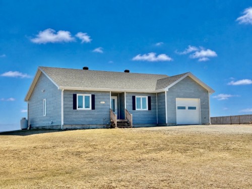 61 Ch. Renaud  Les Îles-De-La-Madeleine, QC G4T 0G2
