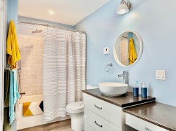 Salle de bains attenante à la CCP - 