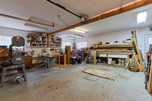 Garage - 26 Ch. Houle, Saint-Donat, QC - Indoor Photo Showing Garage