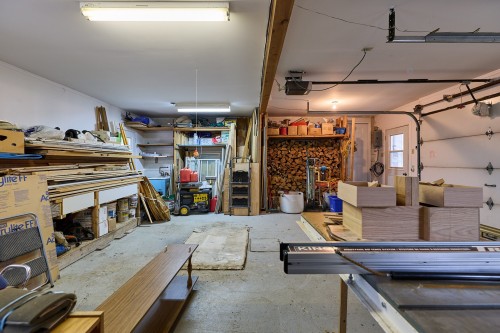 Garage - 26 Ch. Houle, Saint-Donat, QC - Indoor Photo Showing Garage