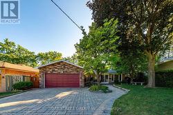 5 WARLOCK CRESCENT  Toronto, ON M2K 2H8