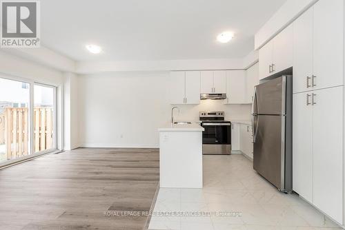 18 Jellicoe Court, Hamilton, ON - Indoor Photo Showing Kitchen