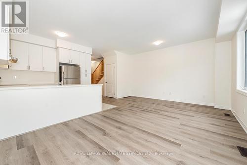 18 Jellicoe Court, Hamilton, ON - Indoor Photo Showing Kitchen
