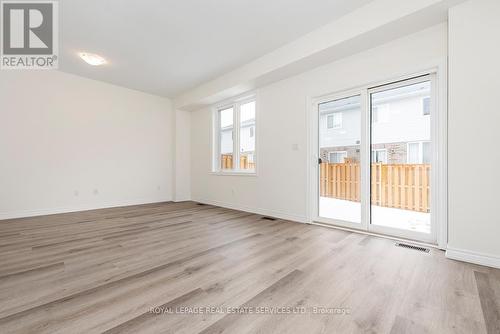 18 Jellicoe Court, Hamilton, ON - Indoor Photo Showing Other Room