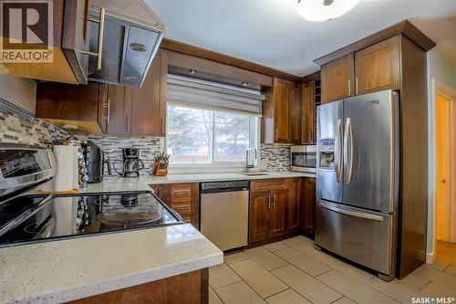 1812 Grant Drive, Regina, SK - Indoor Photo Showing Kitchen With Stainless Steel Kitchen