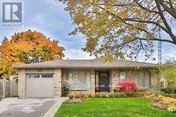 211 CHEBUCTO DRIVE Oakville, ON L6J 5R1