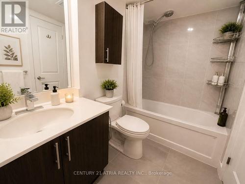 310 - 75 Norman Bethune Avenue, Richmond Hill, ON - Indoor Photo Showing Bathroom
