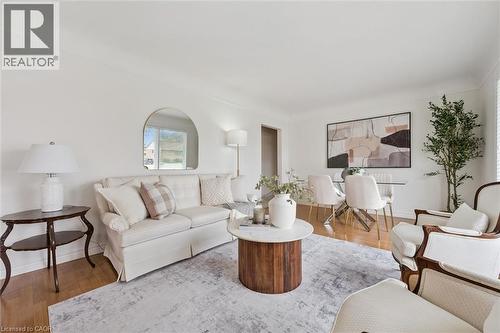 194 Franklin Street S, Kitchener, ON - Indoor Photo Showing Living Room