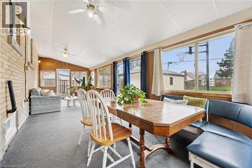 194 Franklin Street S, Kitchener, ON - Indoor Photo Showing Dining Room