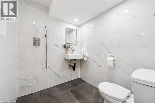 194 Franklin Street S, Kitchener, ON - Indoor Photo Showing Bathroom