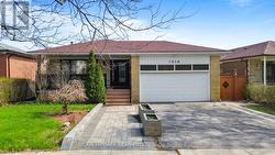 1214 CONYERS CRESCENT  Mississauga, ON L5C 1K1
