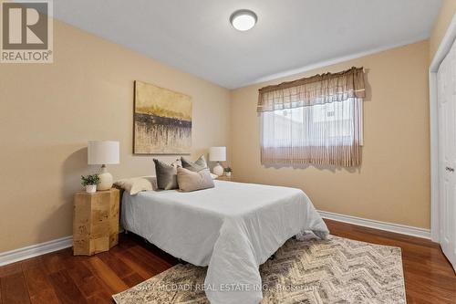 1214 Conyers Crescent, Mississauga, ON - Indoor Photo Showing Bedroom