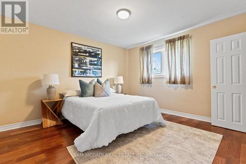 1214 Conyers Crescent, Mississauga, ON - Indoor Photo Showing Bedroom