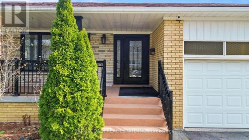 1214 Conyers Crescent, Mississauga, ON - Outdoor