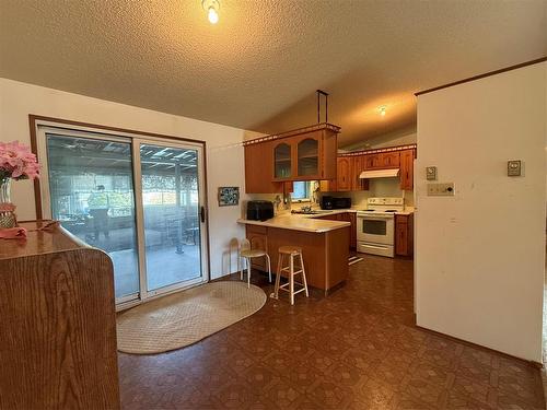 229 Swan River Drive, Swan River, MB - Indoor Photo Showing Kitchen