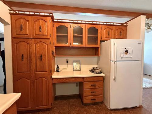 229 Swan River Drive, Swan River, MB - Indoor Photo Showing Kitchen