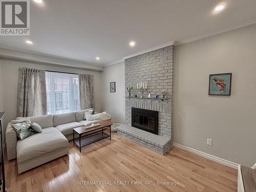 168 Willow Lane, Newmarket, ON - Indoor Photo Showing Living Room With Fireplace