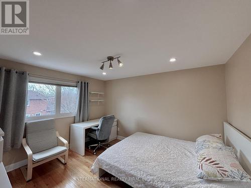 168 Willow Lane, Newmarket, ON - Indoor Photo Showing Bedroom