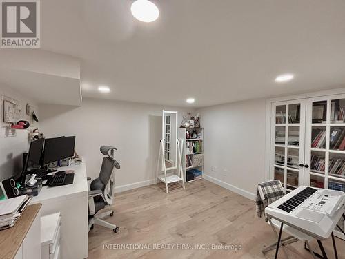 168 Willow Lane, Newmarket, ON - Indoor Photo Showing Other Room