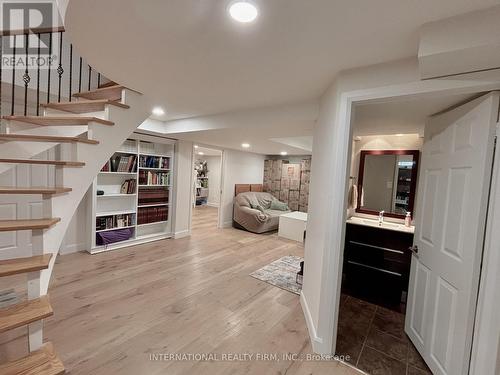 168 Willow Lane, Newmarket, ON - Indoor Photo Showing Other Room