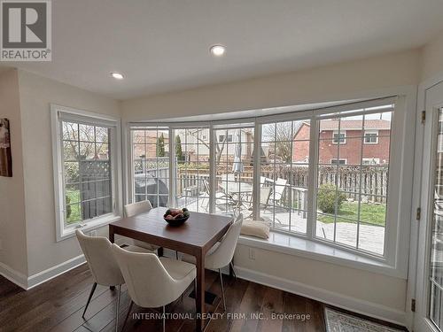 168 Willow Lane, Newmarket, ON - Indoor Photo Showing Dining Room