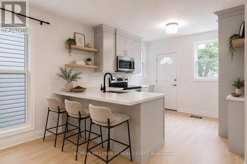 22 Francis Street, Hamilton, ON - Indoor Photo Showing Kitchen