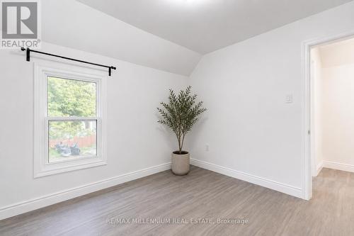 22 Francis Street, Hamilton, ON - Indoor Photo Showing Other Room