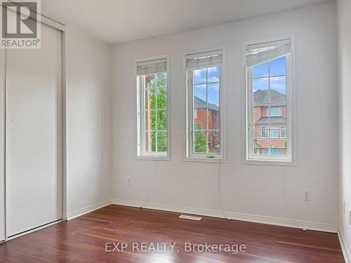 Upper - 26 Millcliff Circle, Aurora, ON - Indoor Photo Showing Other Room