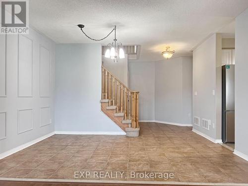 Upper - 26 Millcliff Circle, Aurora, ON - Indoor Photo Showing Other Room
