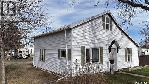 1010 Railway Avenue, Elbow, SK - Outdoor