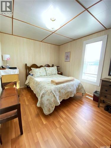 1010 Railway Avenue, Elbow, SK - Indoor Photo Showing Bedroom