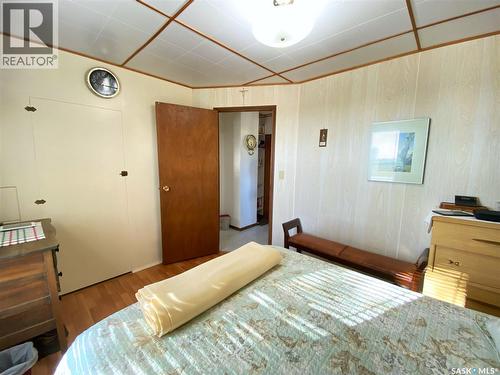 1010 Railway Avenue, Elbow, SK - Indoor Photo Showing Bedroom