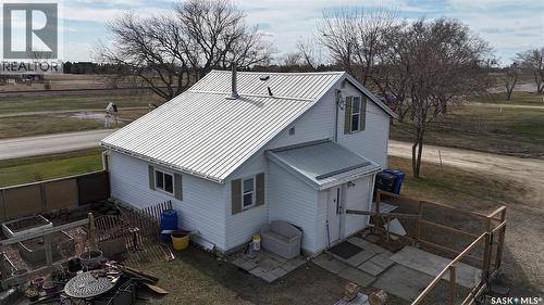 1010 Railway Avenue, Elbow, SK - Outdoor