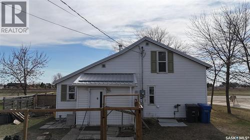 1010 Railway Avenue, Elbow, SK - Outdoor