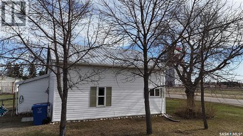 1010 Railway Avenue, Elbow, SK - Outdoor