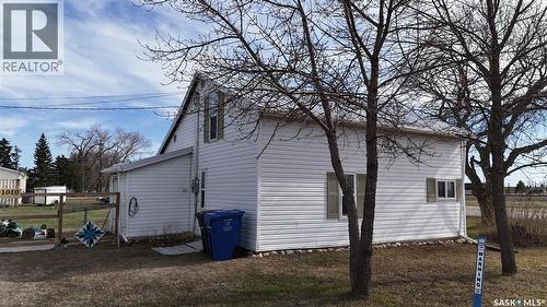 1010 Railway Avenue, Elbow, SK - Outdoor