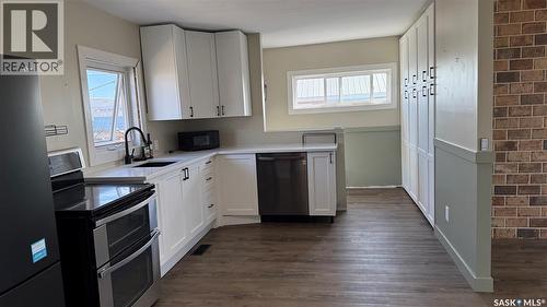 108 Front Street N, Pense, SK - Indoor Photo Showing Kitchen