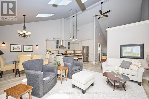 14 Tulip Tree Common, St. Catharines (Grapeview), ON - Indoor Photo Showing Living Room