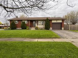 69 STRATHMORE CRESCENT Welland (Lincoln/Crowland), ON L3B 1B9