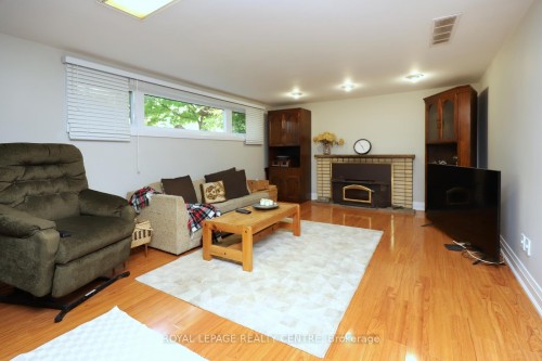 3338 Enniskillen Circle, Mississauga, ON - Indoor Photo Showing Living Room With Fireplace
