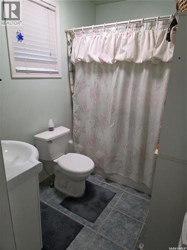 539 Mistusinne Crescent, Mistusinne, SK - Indoor Photo Showing Bathroom