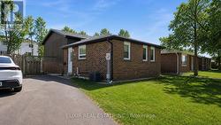 45 AUSTEN LANE Barrie, ON L4N 4V4