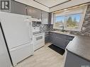 300 Ash Place, Swift Current, SK  - Indoor Photo Showing Kitchen 