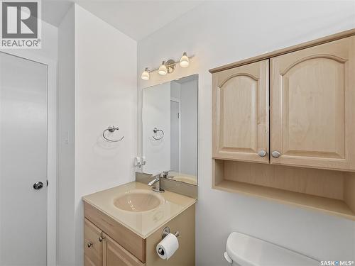 300 Ash Place, Swift Current, SK - Indoor Photo Showing Bathroom