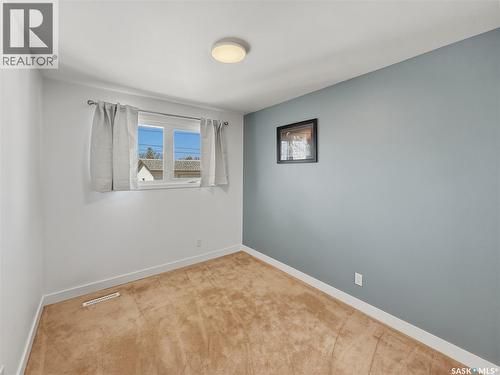 300 Ash Place, Swift Current, SK - Indoor Photo Showing Other Room